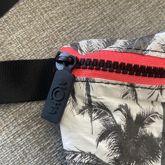 Aloha Collection Kalapana Samudra Fanny Pack - Picture 6 of 9